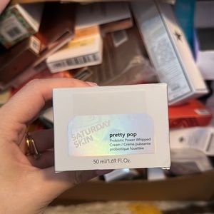 Pretty pop Saturday skin